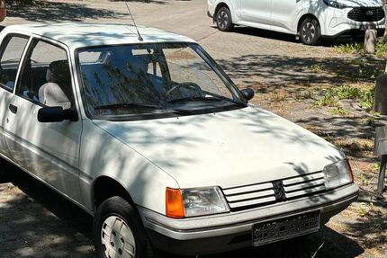 Peugeot 205 80.000 km 3.490 &euro; München 81829