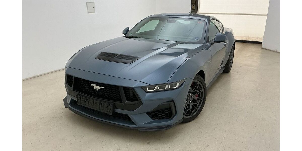 Ford Mustang 26.222 km 52.990 &euro; Marbach am Neckar 71672