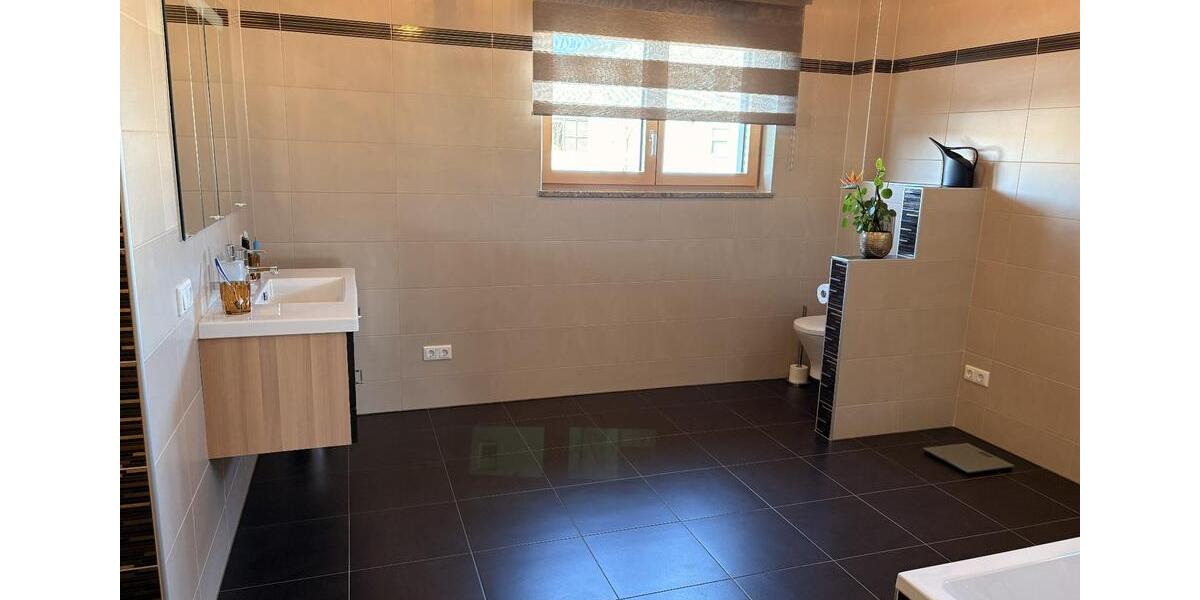 Einfamilienhaus Weiden in der Oberpfalz - 7 Zimmer, 240 m&sup2;, 989.000&euro; | Angebot:26166742