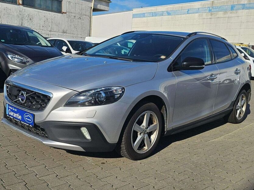 V40 Cross Country