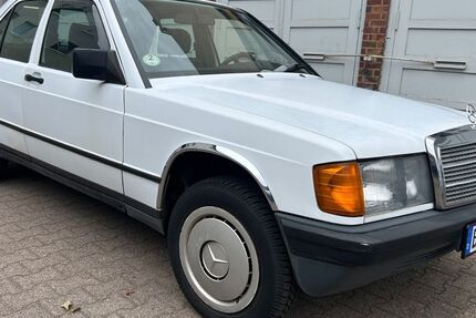 Mercedes-Benz 190 343.562 km 2.999 &euro; Berlin Wilmersdorf 10715