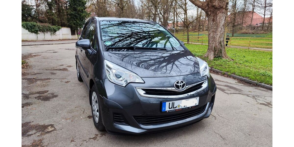 Toyota Verso-S 76.000 km 8.200 &euro; Baden-Württemberg 89077