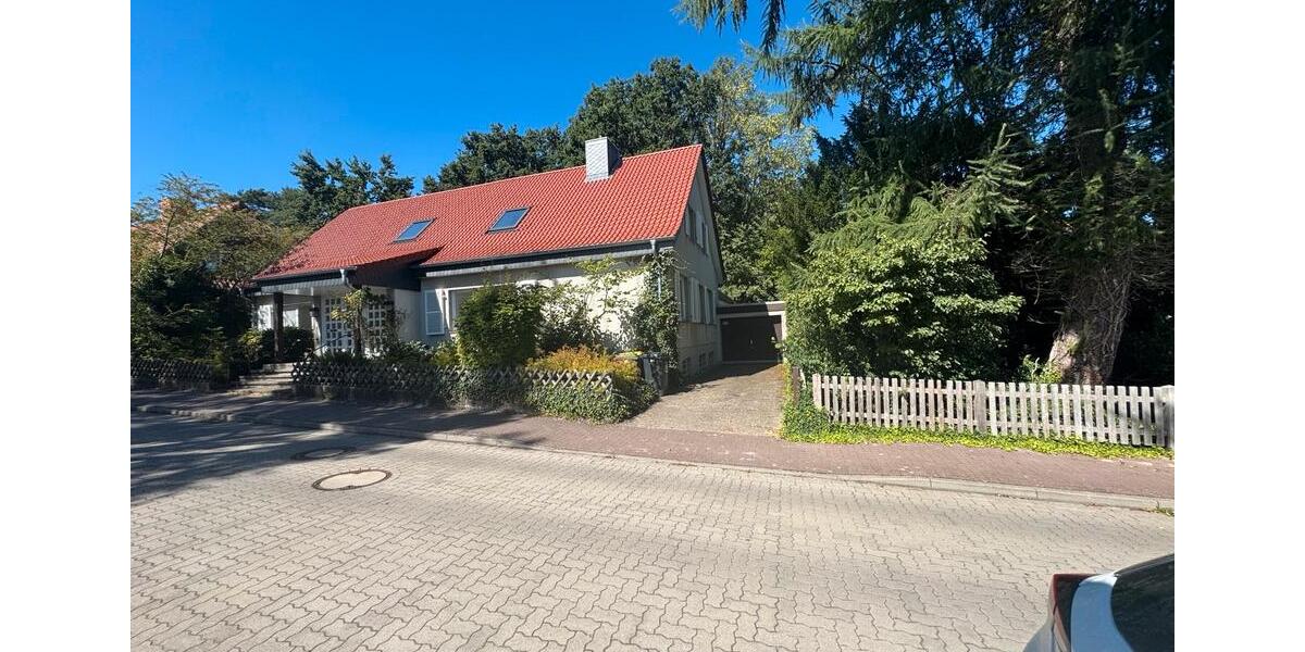 Einfamilienhaus Soltau - 6 Zimmer, 220 m&sup2;, 1.500&euro; | Angebot:25209319