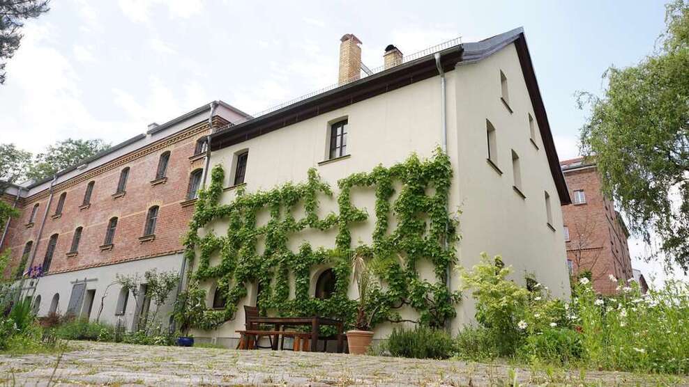 Haus zum Kaufen in Leipzig 1.350.000 € 349.5 m²