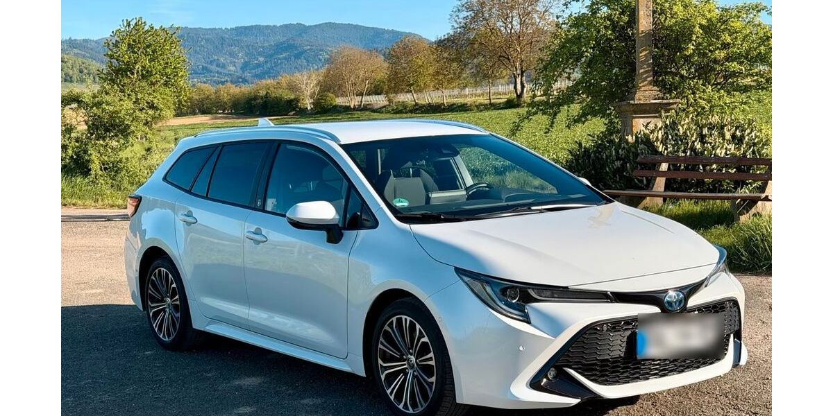 Toyota Corolla 46.000 km 22.999 &euro; Staufen im Breisgau 79219