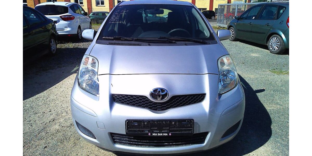 Toyota Yaris 78.000 km 2.450 &euro; Plauen 08523