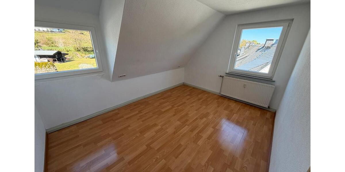 Dachgeschoßwohnung Naila - 2 Zimmer, 49 m&sup2;, 390&euro; | Angebot:26409172
