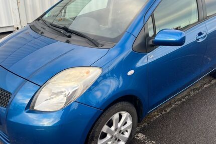 Toyota Yaris 81.000 km 2.800 &euro; Berlin 12057