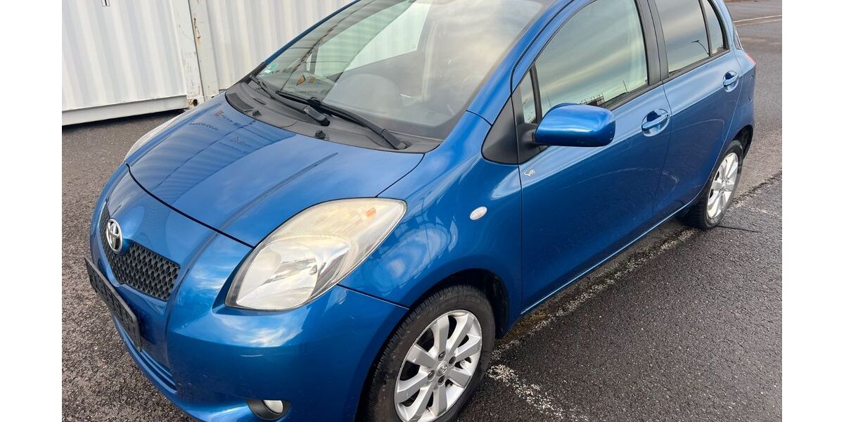 Toyota Yaris 81.000 km 2.800 &euro; Berlin 12057