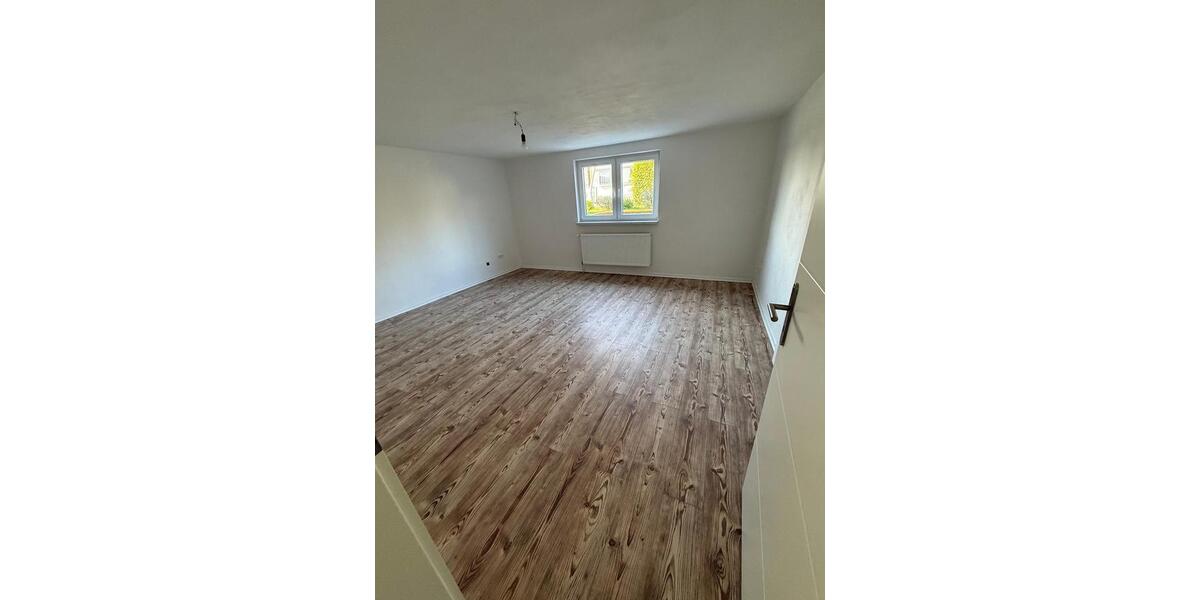 Erdgeschoßwohnung Grimmen - 2 Zimmer, 75 m&sup2;, 550&euro; | Angebot:26226483