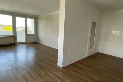 Sanierte geräumige 3-Zimmer-Wohnung mit Balkon