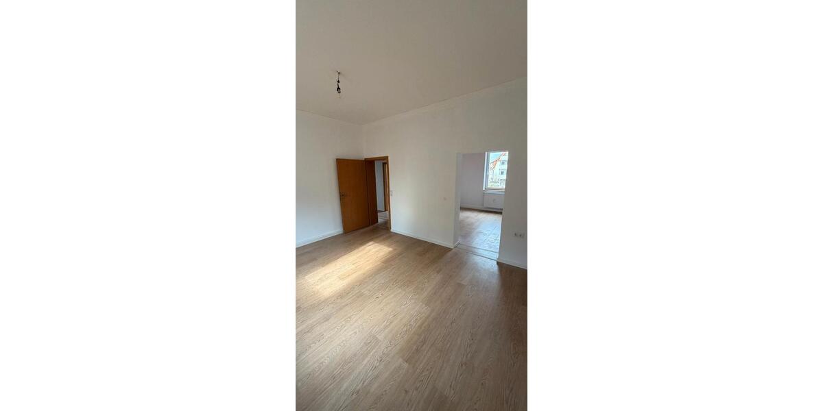 Etagenwohnung Arzberg - 5 Zimmer, 100 m&sup2;, 700&euro; | Angebot:26185124