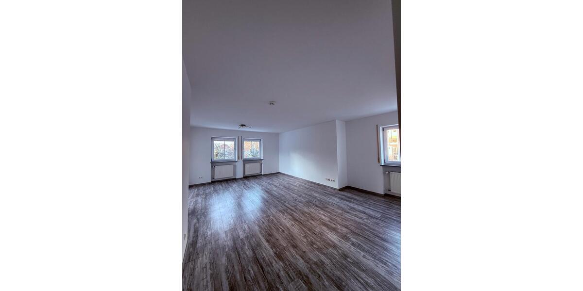 Hochparterre Chamerau - 3 Zimmer, 102 m&sup2;, 1.040&euro; | Angebot:24637753