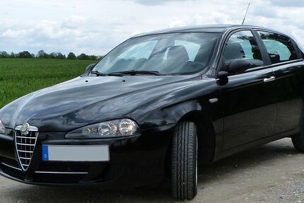 Alfa Romeo 147 95.600 km 2.150 &euro; Höhenkirchen-Siegertbrn 85635