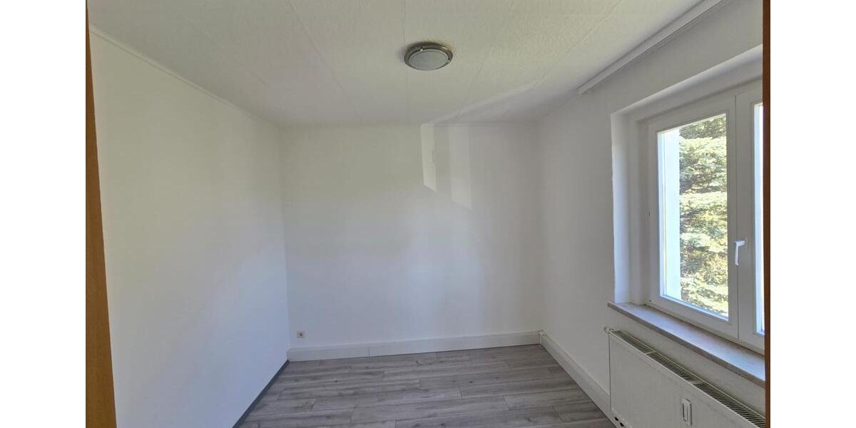 Etagenwohnung Nossen - 4 Zimmer, 75 m&sup2;, 450&euro; | Angebot:26380350