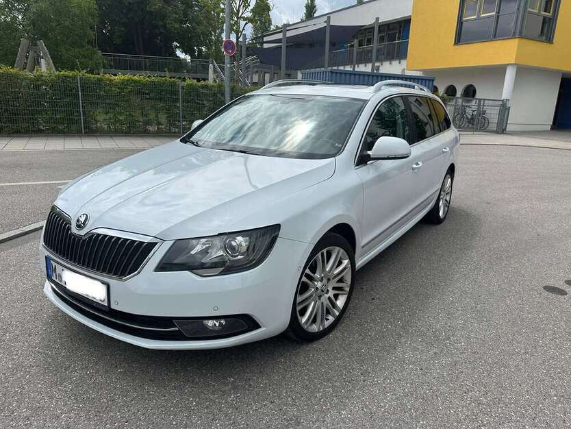 Skoda Superb 230.500 km 11.390 € München 81245