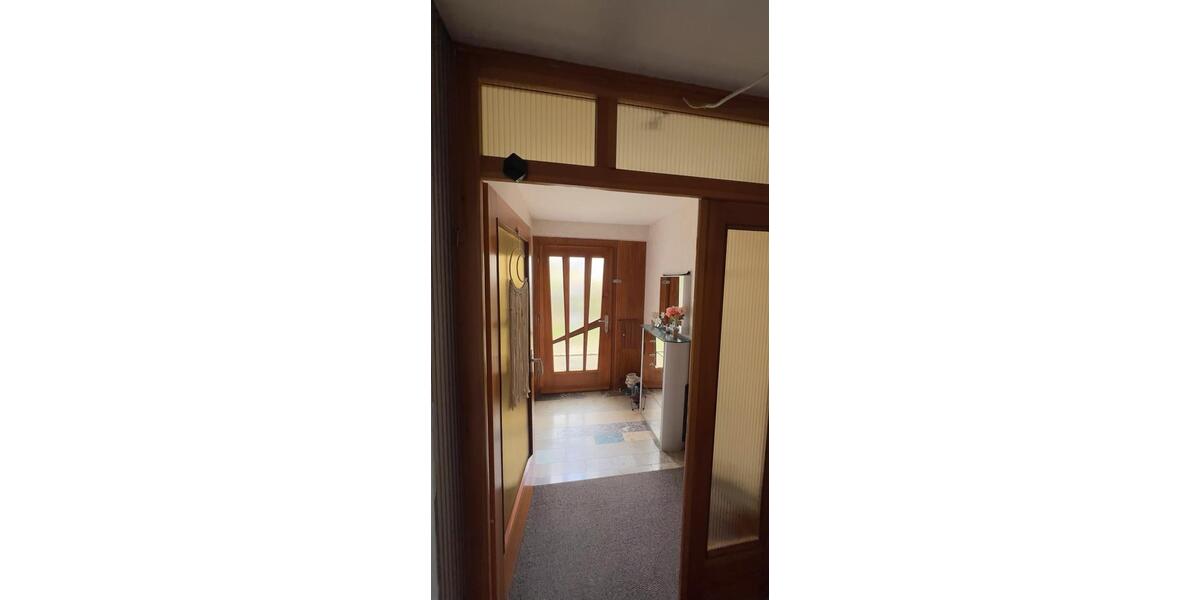 Einfamilienhaus Bisingen - 8 Zimmer, 180 m&sup2;, 1.500&euro; | Angebot:24841459