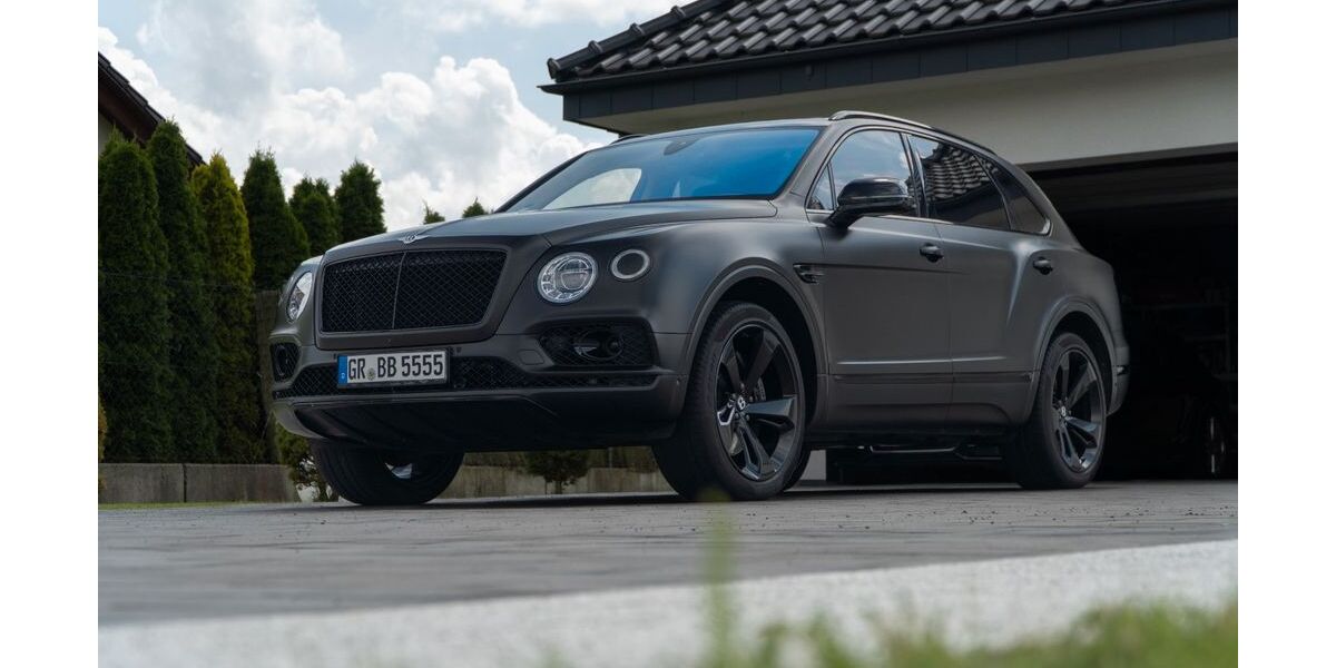 Bentley Bentayga 110.000 km 99.365 &euro; Markersdorf 02829