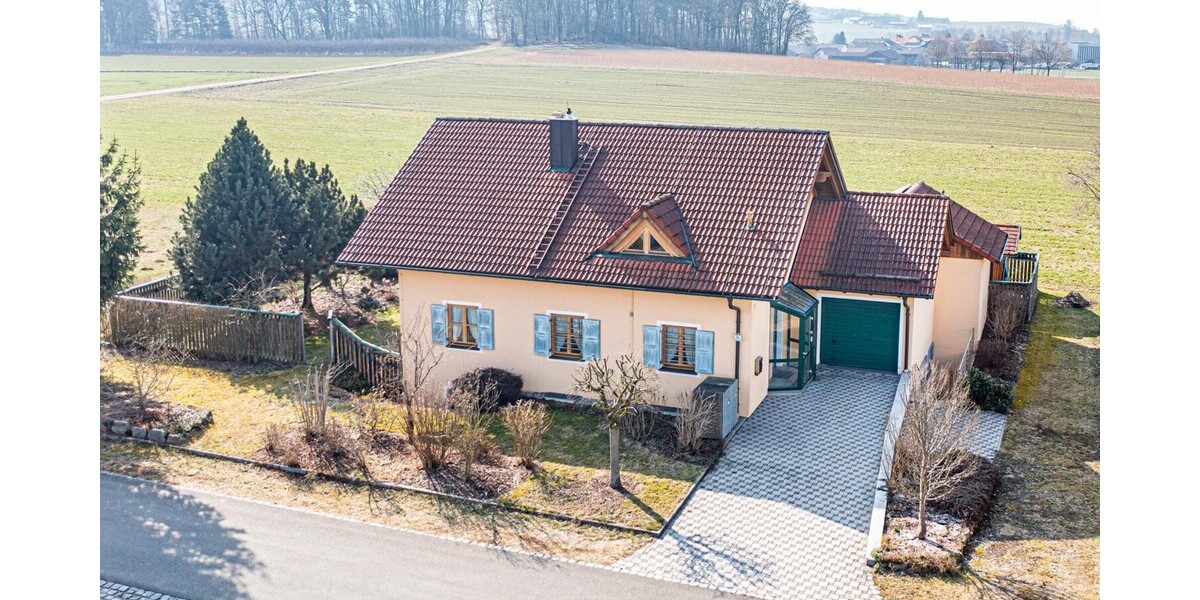Großzügiges Zuhause mit umzäunten Gartengrundstück und vielseitigem Studio - Einfamilienhaus Schönthal | Angebot:27038045