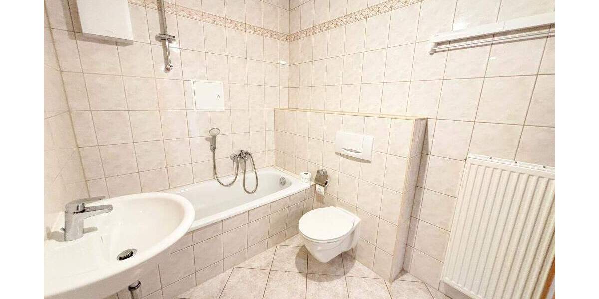 Etagenwohnung Eisenberg - 2 Zimmer, 42 m&sup2;, 75.000&euro; | Angebot:24855342