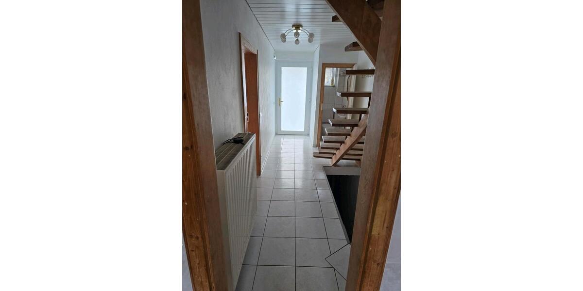 Reihenhaus Kaiserslautern Betzenberg - 3 Zimmer, 110 m&sup2;, 1.500&euro; | Angebot:26394081