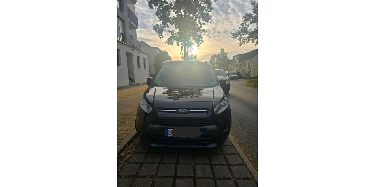 Ford Tourneo Connect 148.396 km 13.450 € Berlin 12309