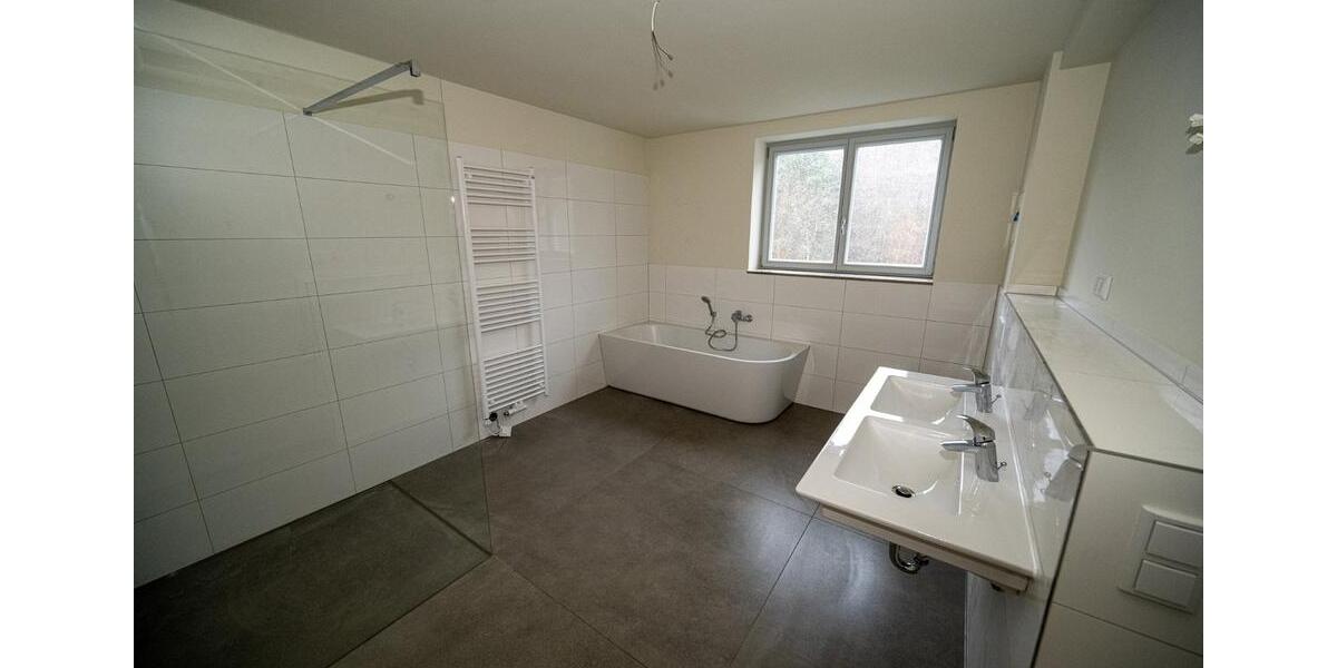 Dachgeschoßwohnung Pirna - 5 Zimmer, 148 m&sup2;, 1.500&euro; | Angebot:26326771