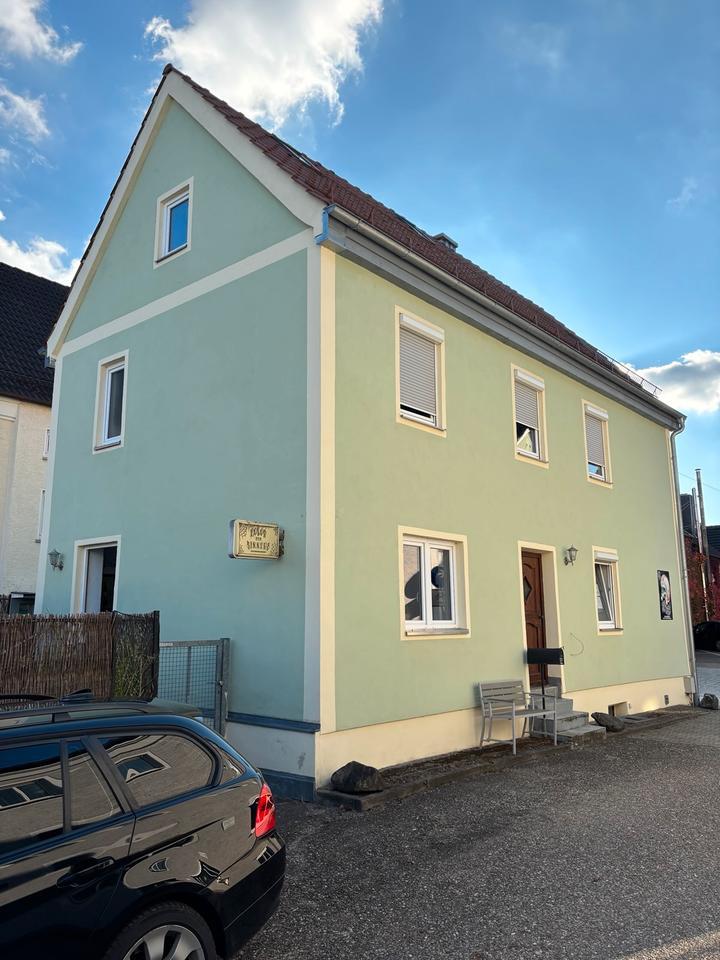 Freistehendes Einfamilienhaus mit Garten Garage + Stellplätzen zimmer