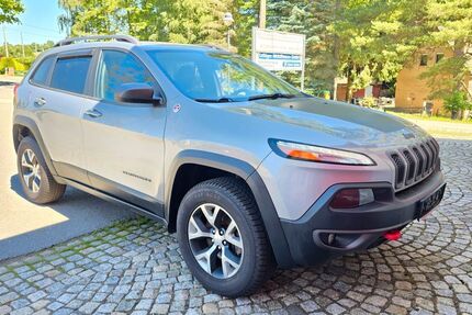 Jeep Cherokee 121.000 km 16.490 € Schwarzbach 09481