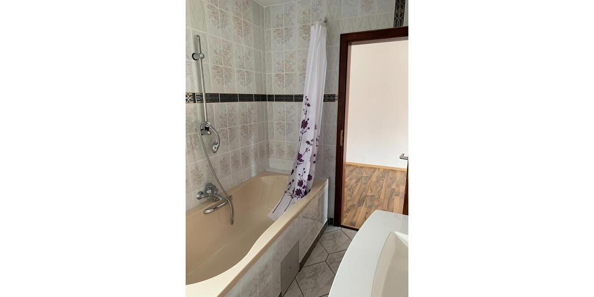 Etagenwohnung Pfarrkirchen - 1 Zimmer, 20 m&sup2;, 300&euro; | Angebot:25417775