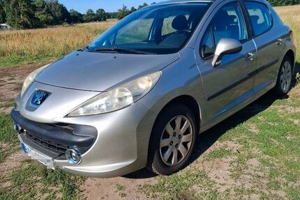 Peugeot 207 159.000 km 3.300 &euro; Fürstenwalde 15517