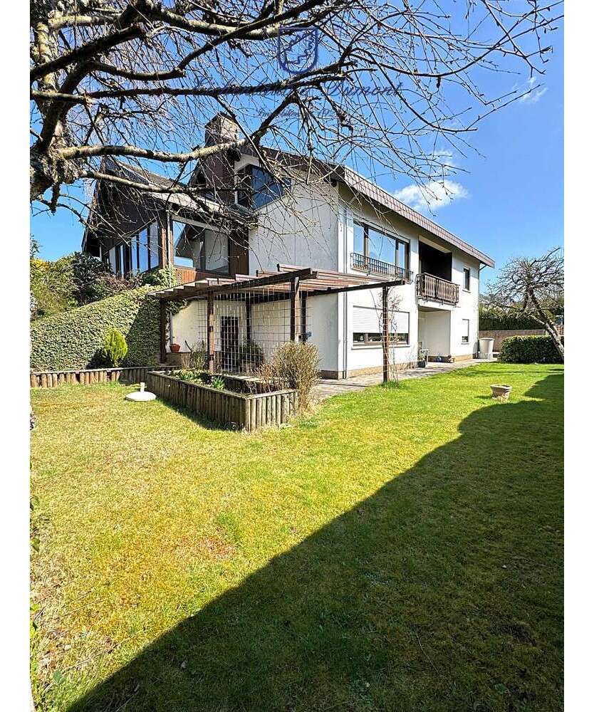 Haus zum Kaufen in Riegelsberg 590.000 € 303 m²