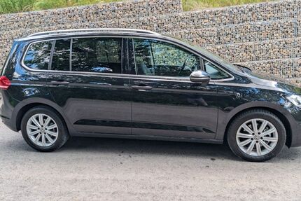 VW Touran 146.781 km 12.950 &euro; Zeil a. Main 97475