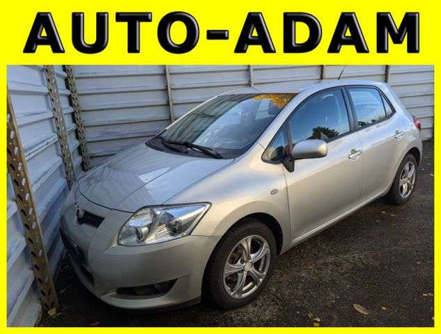Toyota Auris 111.060 km 6.950 &euro; Lübeck 23556