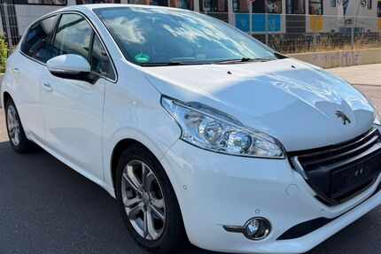Peugeot 208 58.000 km 7.999 &euro; Ditzingen 71254