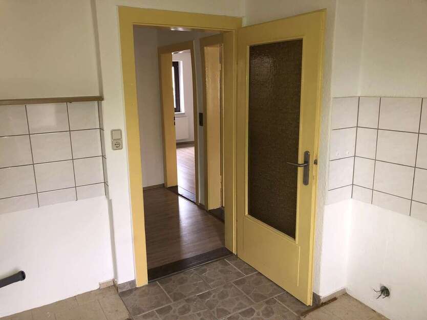 ++Doppelhaushälfte mit Entwicklungspotential in Döllnitz++ 7 zimmer