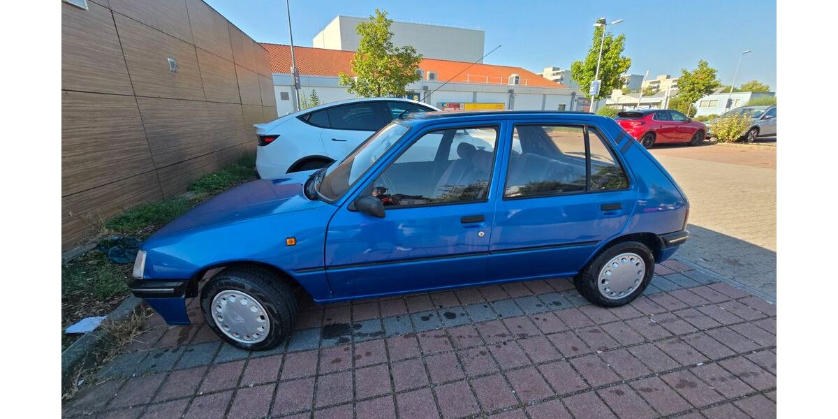 Peugeot 205 95.000 km 850 &euro; Stuttgart 70437