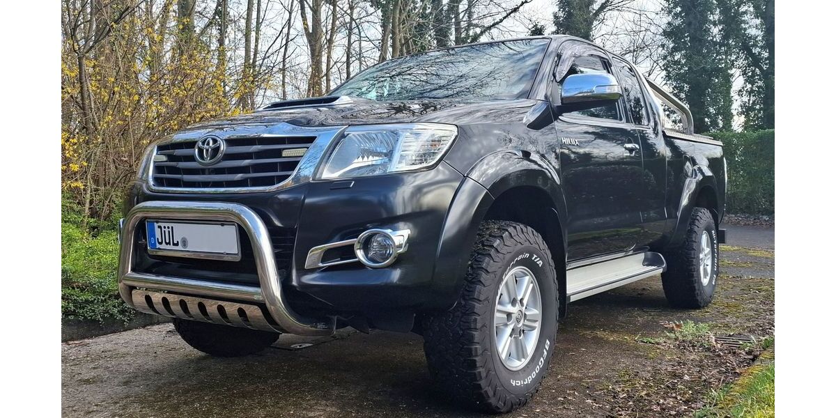 Toyota Hilux 210.082 km 24.500 &euro; Linnich 52441