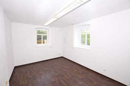 Gewerbeobjekt Naumburg - 2 Zimmer, 45 m&sup2;, 225&euro; | Angebot:25535625