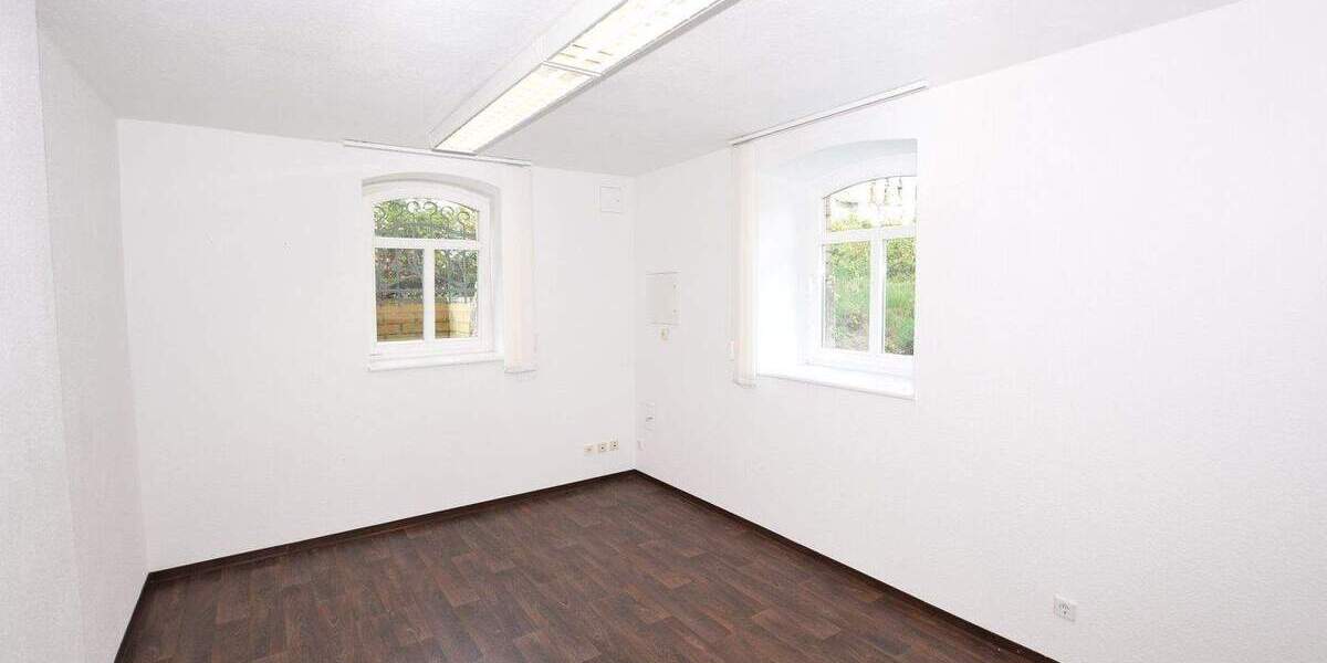 Gewerbeobjekt Naumburg - 2 Zimmer, 45 m&sup2;, 225&euro; | Angebot:25535625