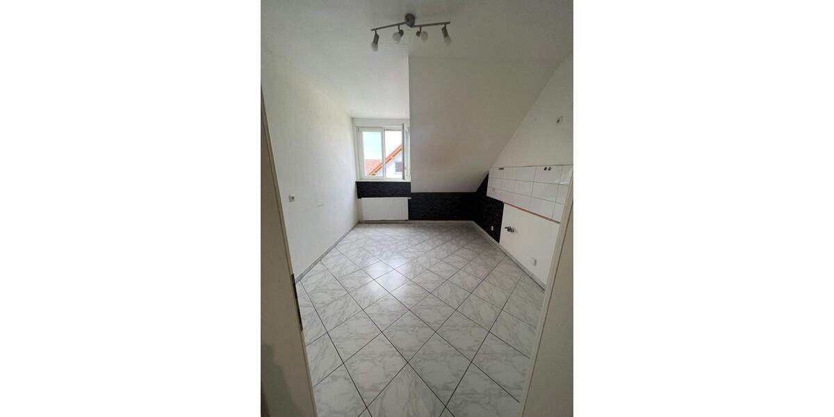 Modernes Wohnen auf zwei Ebenen: 2 Zimmer + 2 ausgebaute Räume (Gesamtfläche ca.116m²) 2 zimmer