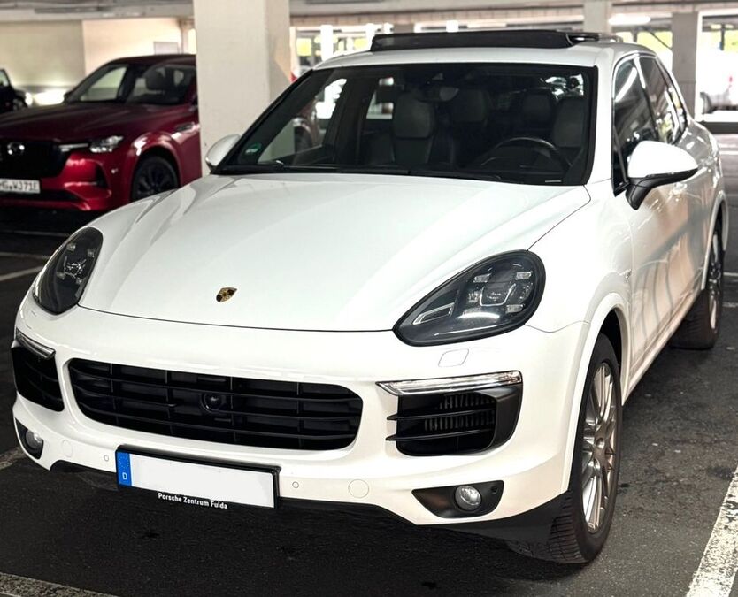 Porsche Cayenne 320.000 km 25.900 € Frankfurt am Main 65931