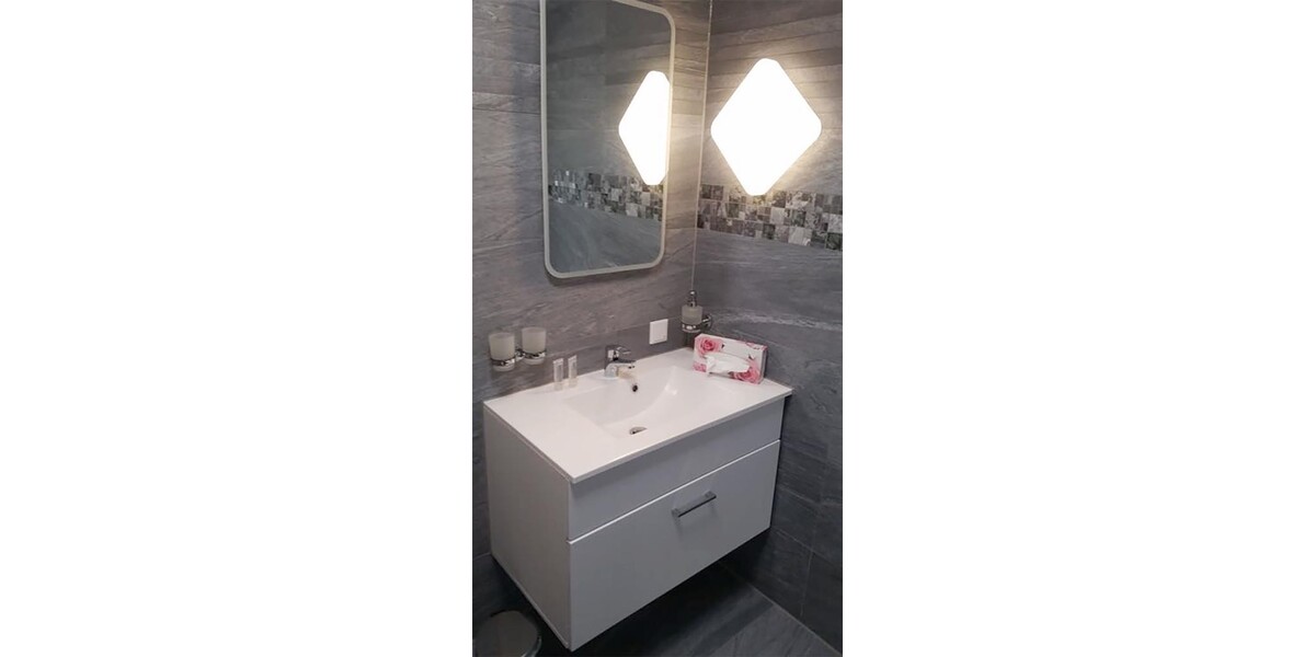 Gepflegtes Aparthotel mit 7 Gästezimmern, separatem Apartment und 5 Stellplätzen. - Gewerbeobjekt Herzogenaurach 10809572132 | Angebot:27720234