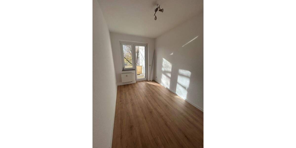 Etagenwohnung Plauen Stadtmitte - 3 Zimmer, 68 m&sup2;, 375&euro; | Angebot:26908740