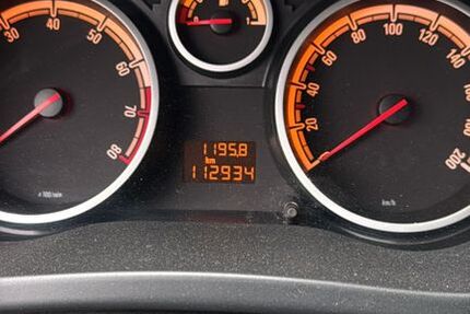 Opel Corsa 113.000 km 2.222 &euro; Berlin 10707
