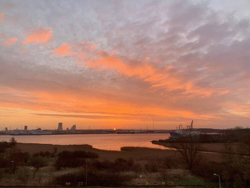 Bestlage mit Panorama-Blick Warnow Hafen - 3-Zi.mit EBK kurz vor Warnemünde