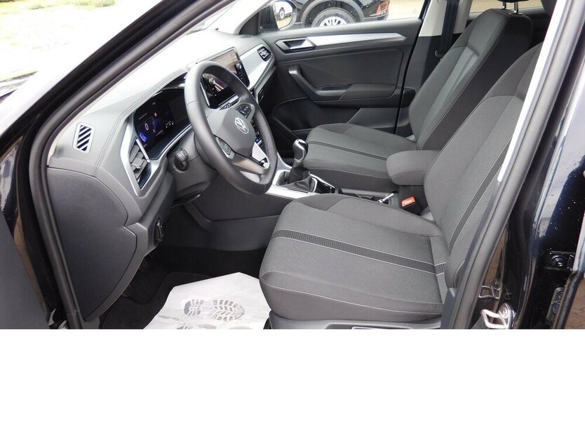 VW T-Roc 1.0 Life TSI BMT Navi Klima Alu 3.100 km 23.990 € Vordorf 38533