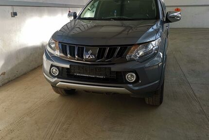 Mitsubishi L200 219.860 km 12.900 &euro; Floß 92685