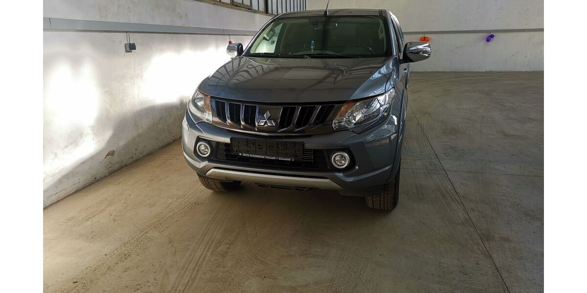 Mitsubishi L200 219.860 km 12.900 &euro; Floß 92685