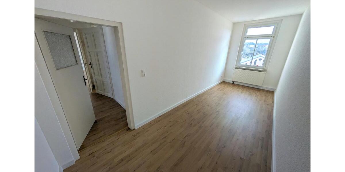 Etagenwohnung Meerane - 3 Zimmer, 85 m&sup2;, 400&euro; | Angebot:26404390